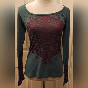 Y2K FANG T-shirt w Maroon Mandala Graphic Print.